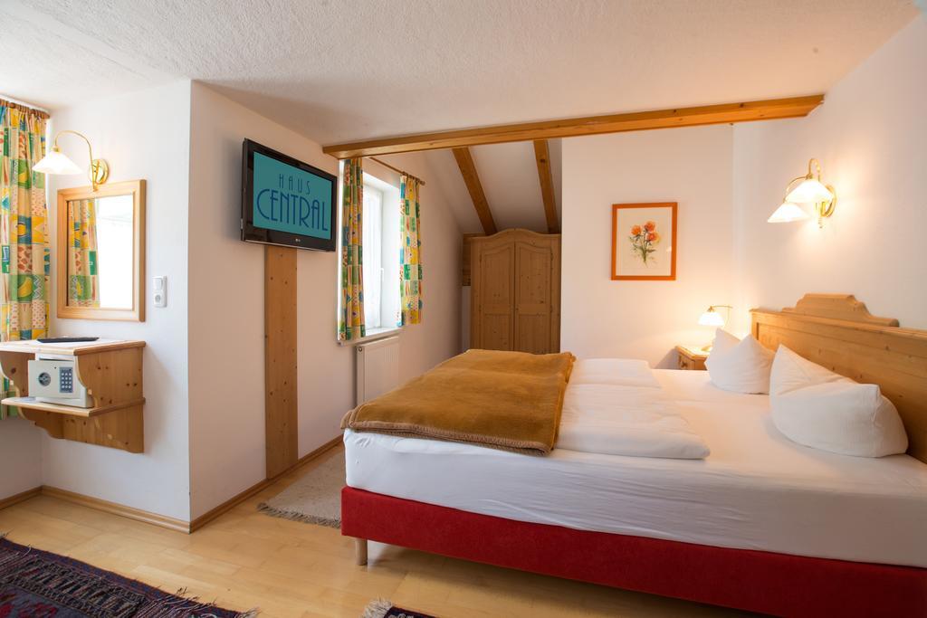 Apartmenthaus Brixen & Haus Central Brixen im Thale Szoba fotó